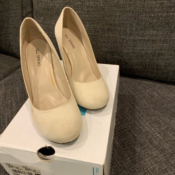 Spring Canvas Heels - Picture 4 of 6